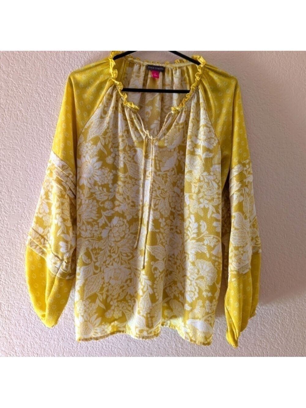 Vince Camuto Blouse, size Small , Balloon reglan long sleeves,lemon yellow color - Picture 1 of 6